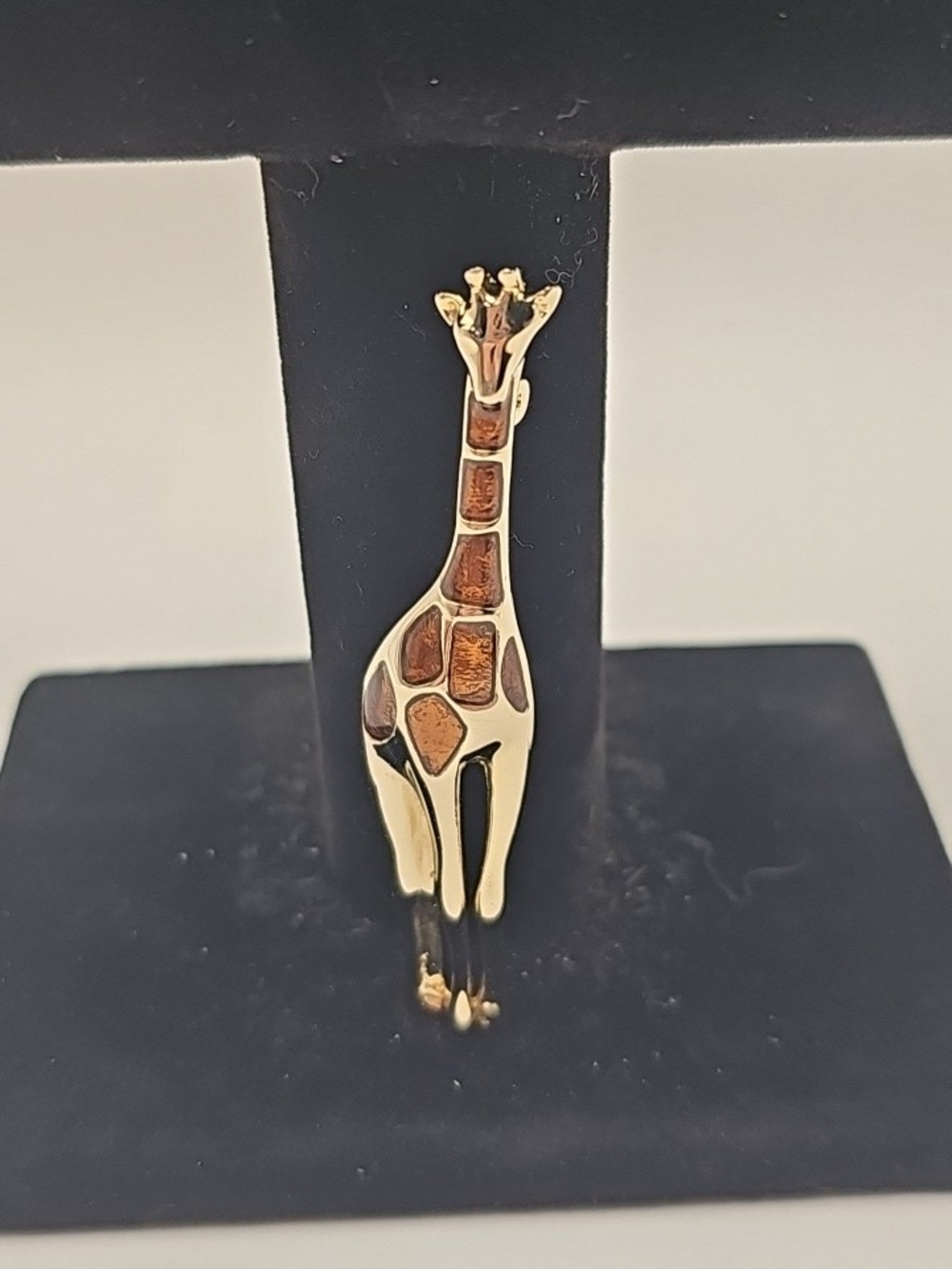 Liz Claiborne Gold-Tone Giraffe Brooch